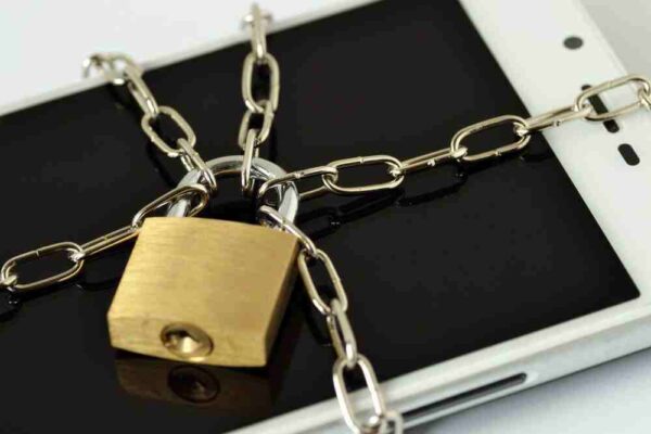 Can You Just Switch Sim Cards In Iphones Know More Gadgetroyale
