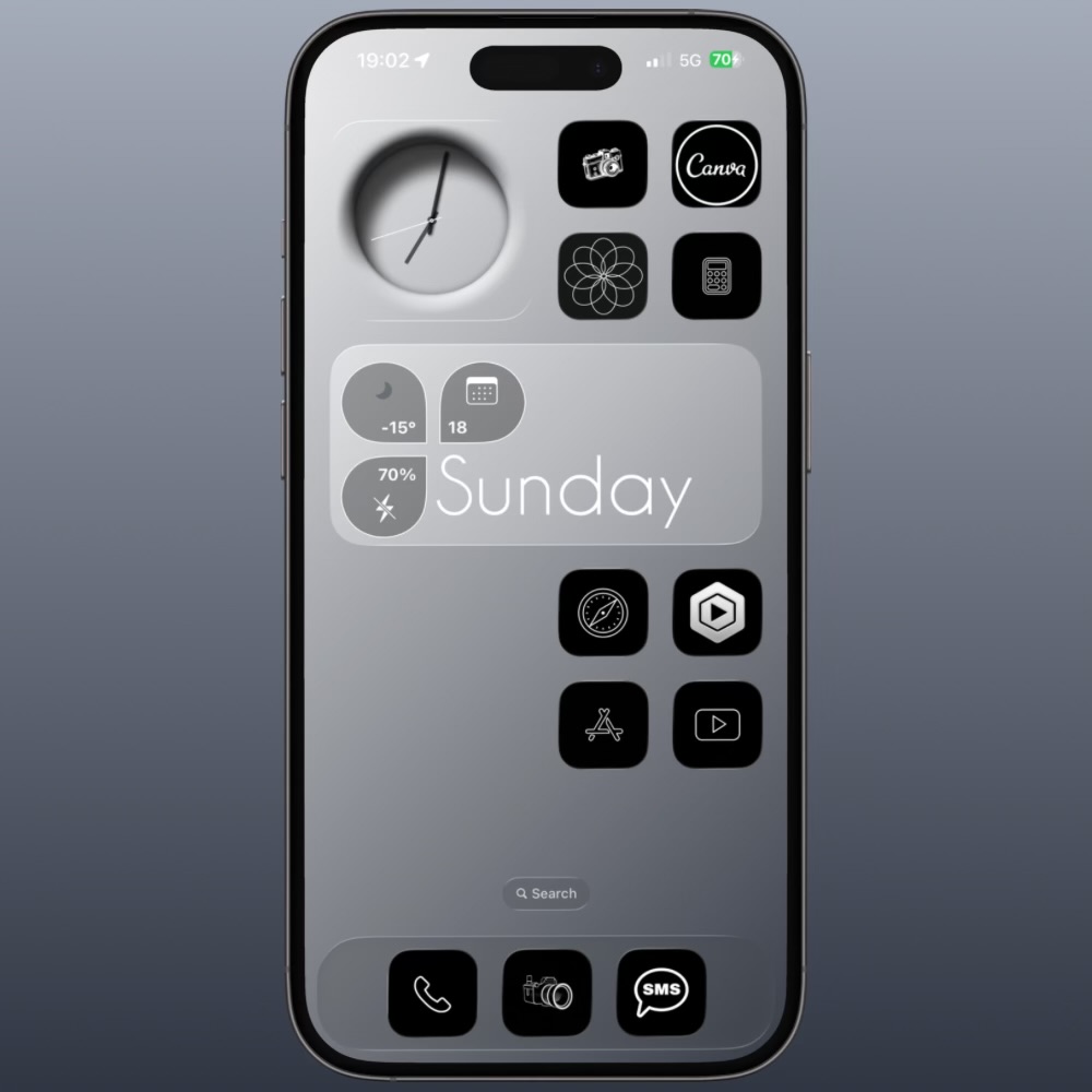 Clean iPhone homescreen setup