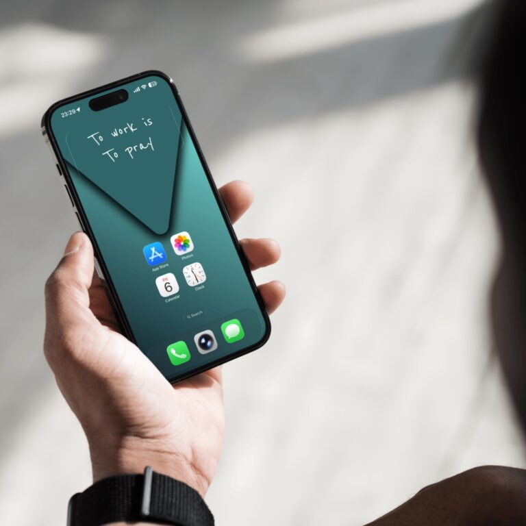 Clean iPhone homescreen